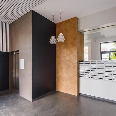Sunny View 2 Bedroom Central Apartment Oradea Exterior photo