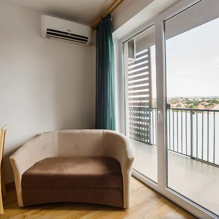 Sunny View 2 Bedroom Central Apartment Oradea Exterior photo