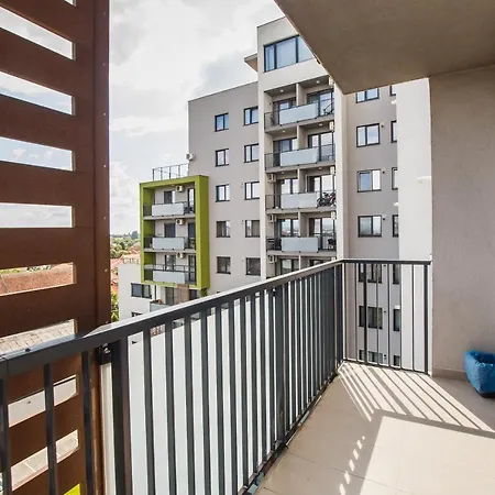 Sunny View 2 Bedroom Central Apartment Oradea Exterior photo