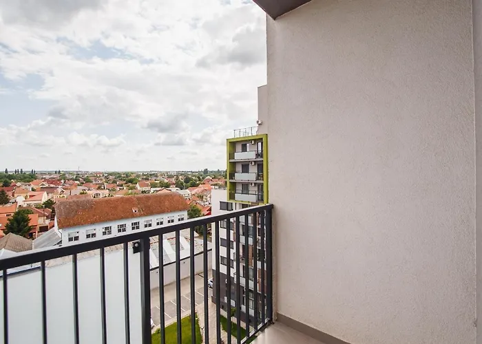 Sunny View 2 Bedroom Central Apartment