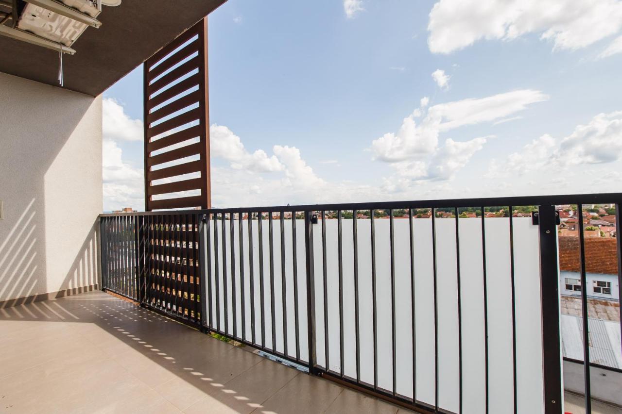 Sunny View 2 Bedroom Appartement *